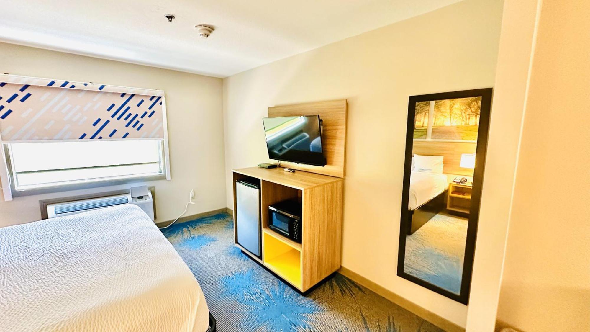 Days Inn & Suites By Wyndham Wynne Ngoại thất bức ảnh