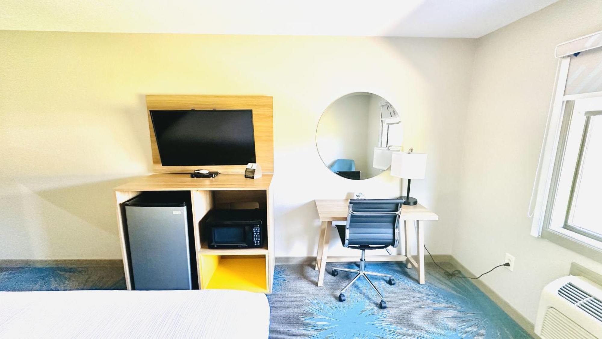 Days Inn & Suites By Wyndham Wynne Ngoại thất bức ảnh