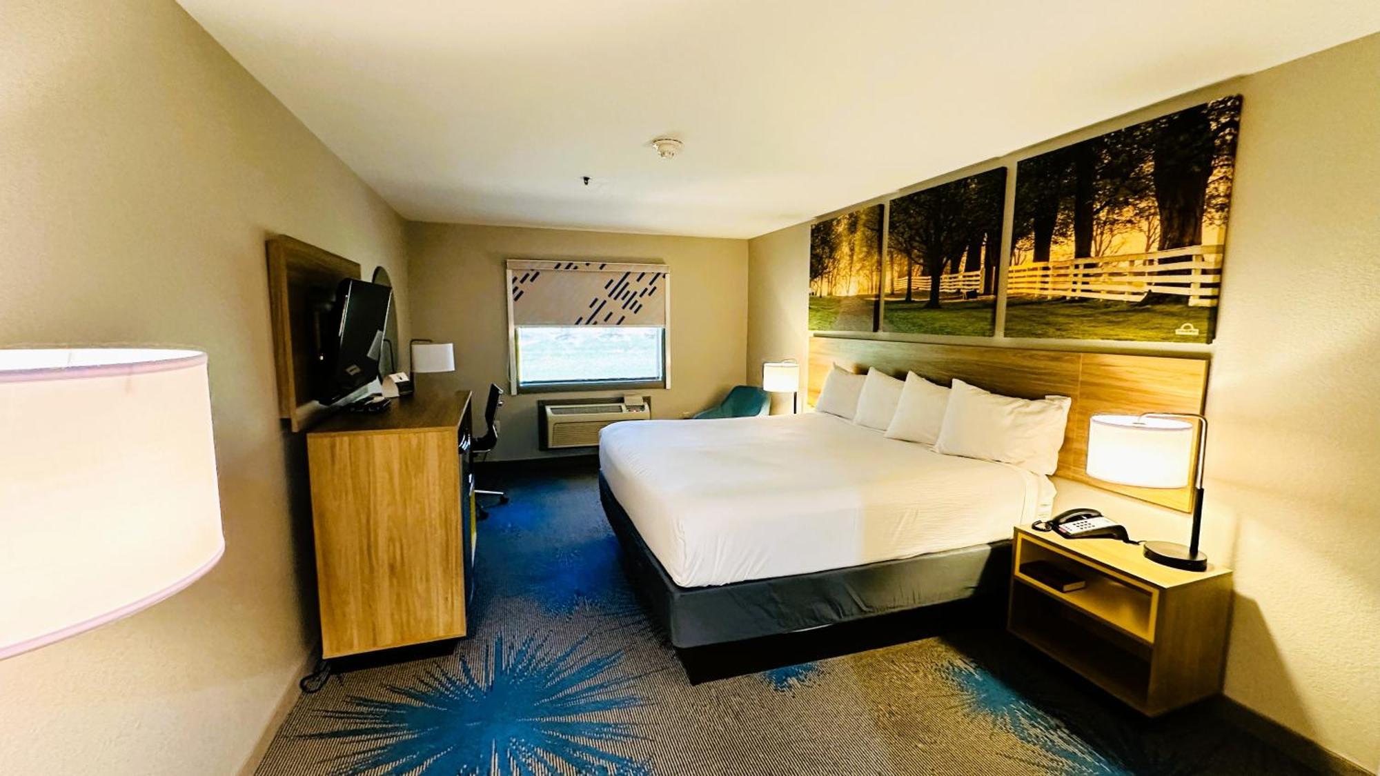 Days Inn & Suites By Wyndham Wynne Ngoại thất bức ảnh