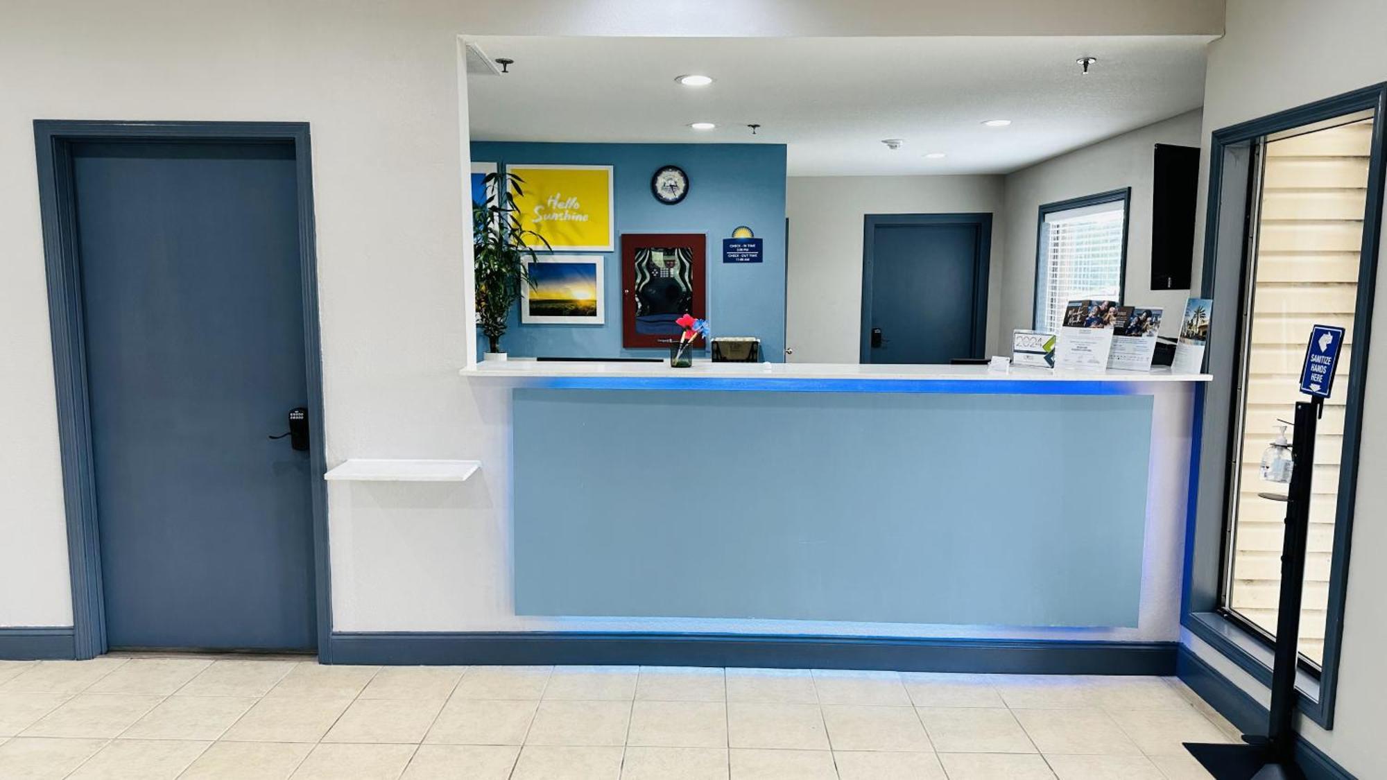 Days Inn & Suites By Wyndham Wynne Ngoại thất bức ảnh