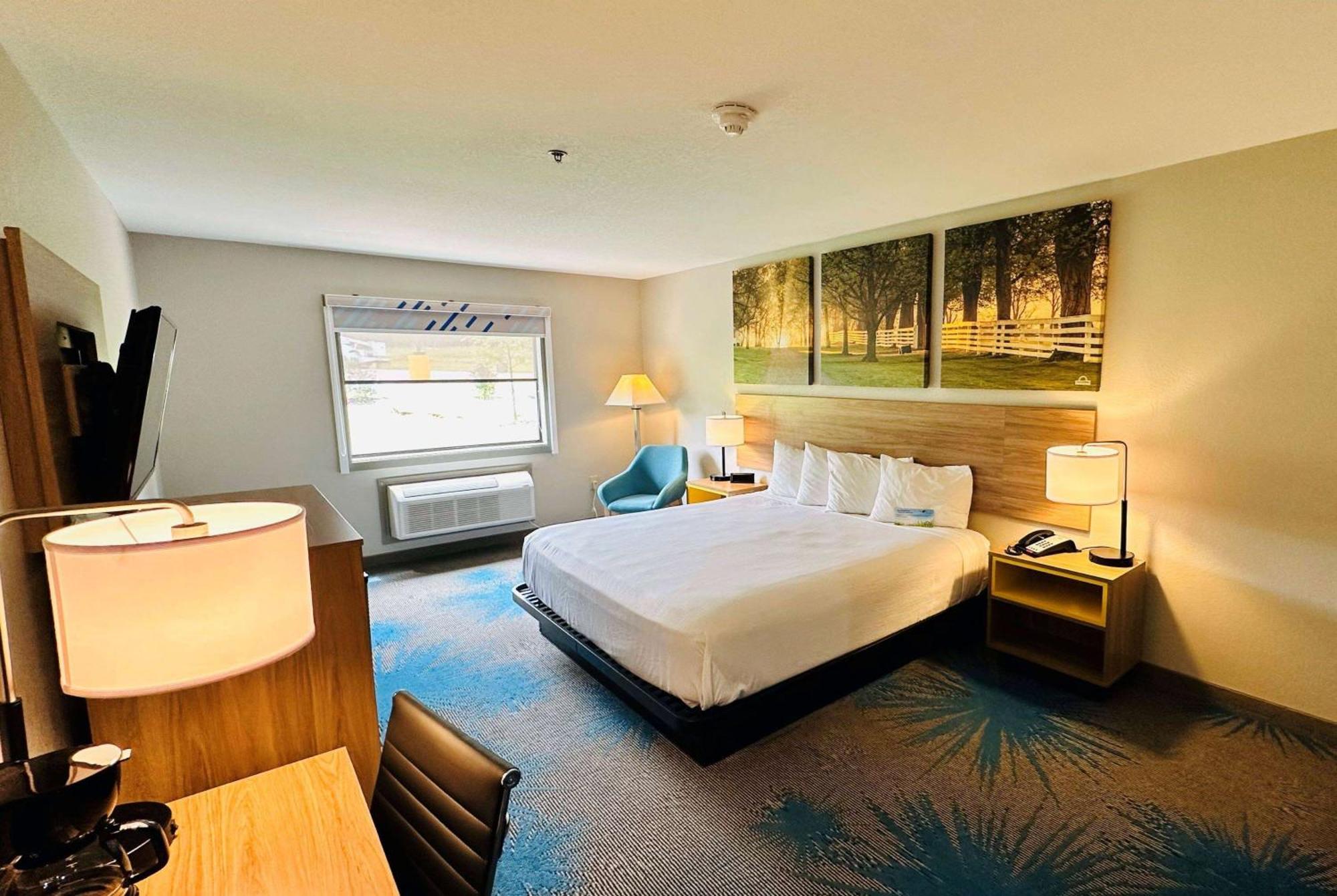 Days Inn & Suites By Wyndham Wynne Ngoại thất bức ảnh